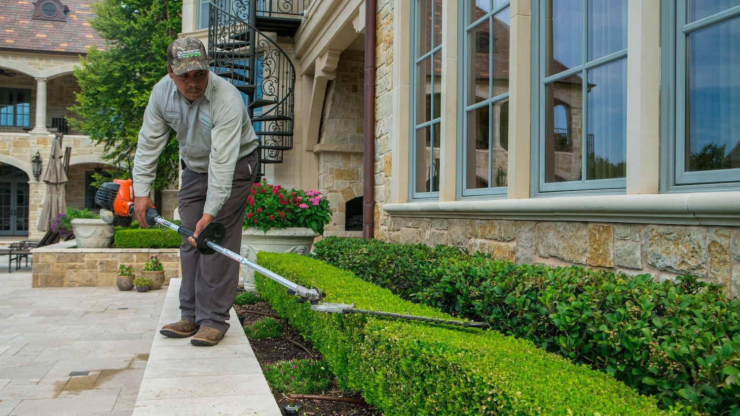 Shrub Trimming vs. Pruning What’s the Difference & How Will a